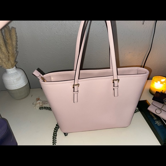 Beautiful blush pink MK bag! I just don’t use it anymore.. needs a loving home. - Picture 1 of 4